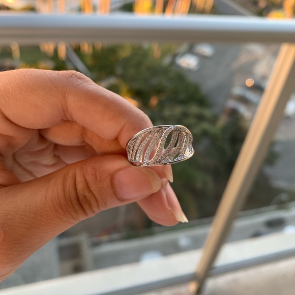 925 Sterling Silver Ring. 20% off when you buy 2 - Picture 6 of 8